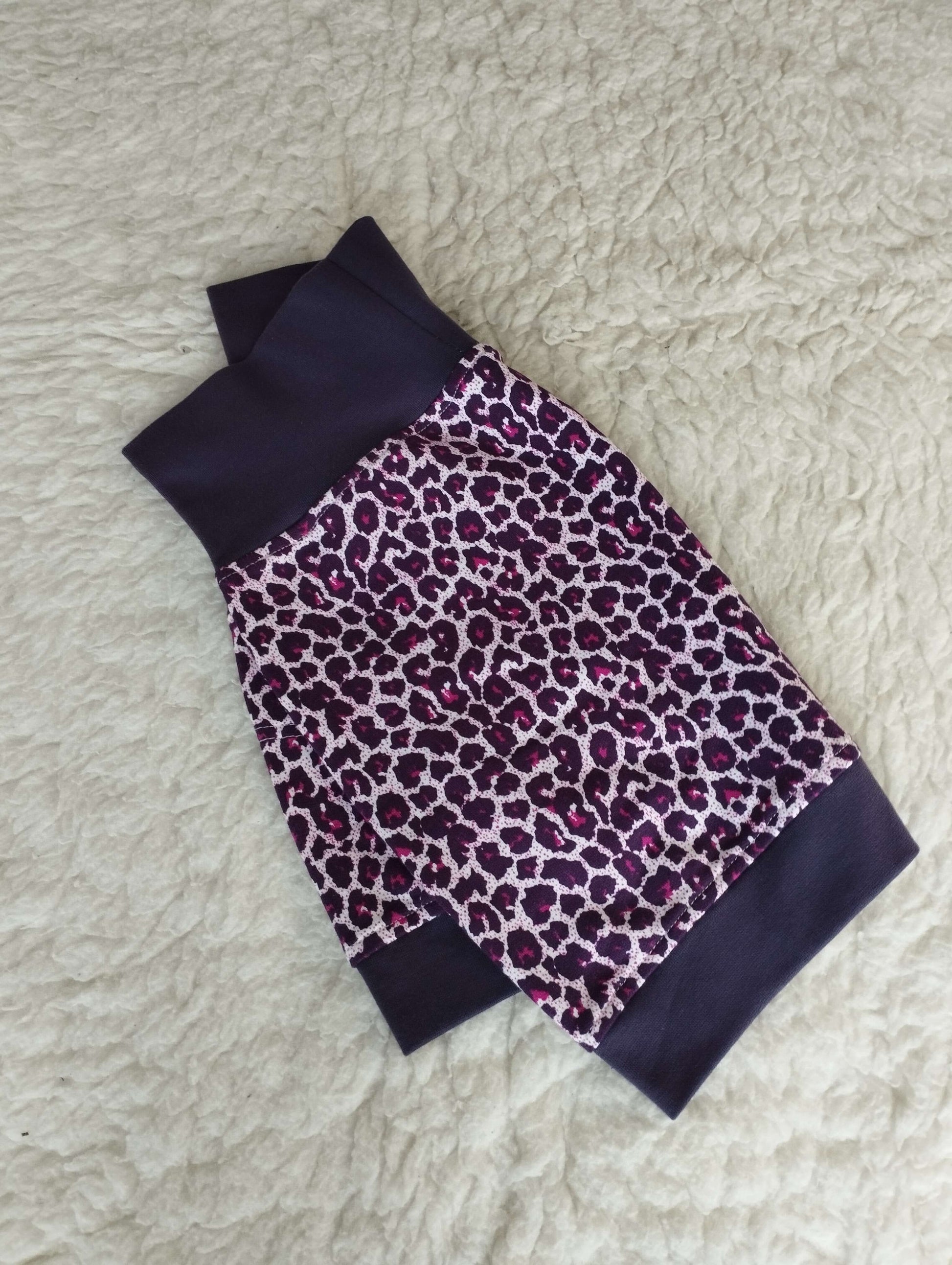 Dívčí sukně s leopardím vzorem – fialové náplety a kapsy
