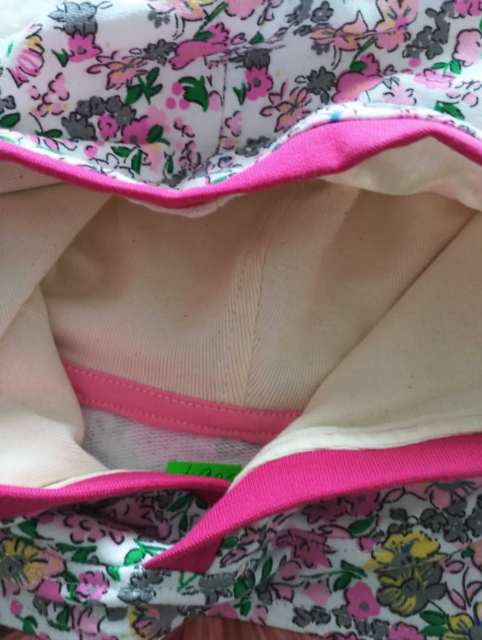 Dívčí mikina s holčičkou a květinovým vzorem, velikost 80. Originální handmade mikina z teplákoviny, ručně šitá a jedinečná – pouze jeden kus od Ivastyl.