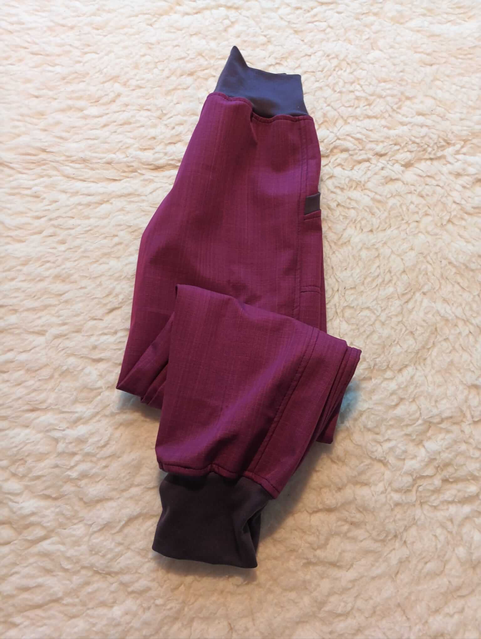 Dětské jarní softshellové kalhoty ve velikosti 122. Lehký, prodyšný a nepromokavý softshell – originální handmade kalhoty z dílny Ivastyl.