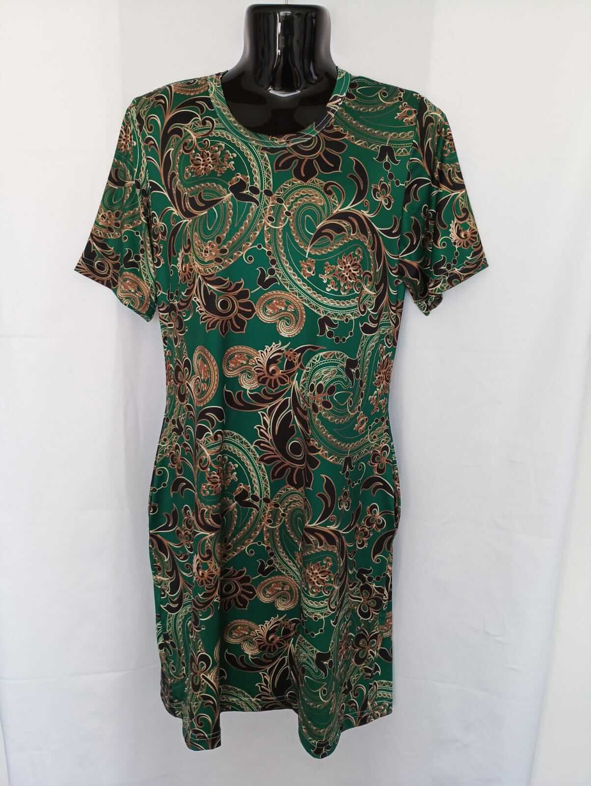Dámské letní šaty z velmi příjemného materiálu – 100% polyester Silk, imitace hedvábí. Lehké a vzdušné, ideální na teplé letní dny.