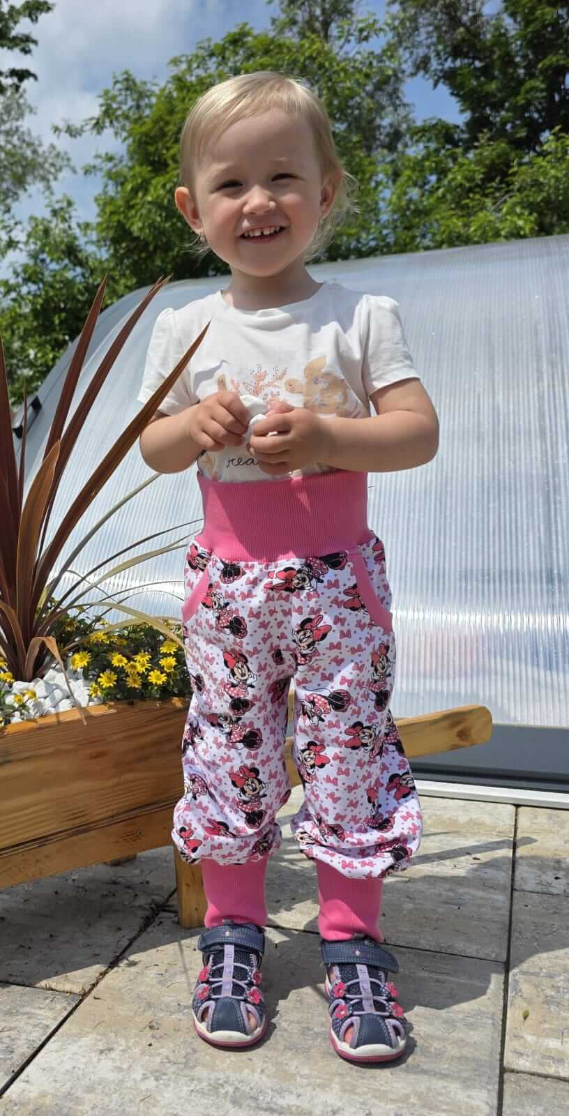Dětské tepláčky – myšky s mašlí pro miminka i batolata. Ručně šité z měkké bavlněné teplákoviny. Velikosti 68–86, česká handmade výroba
