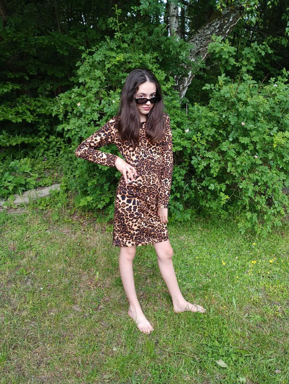 Bavlněné šaty z teplákoviny set máma a dcera s leopardím vzorem – pohodlné a stylové šaty pro volný čas i doma.