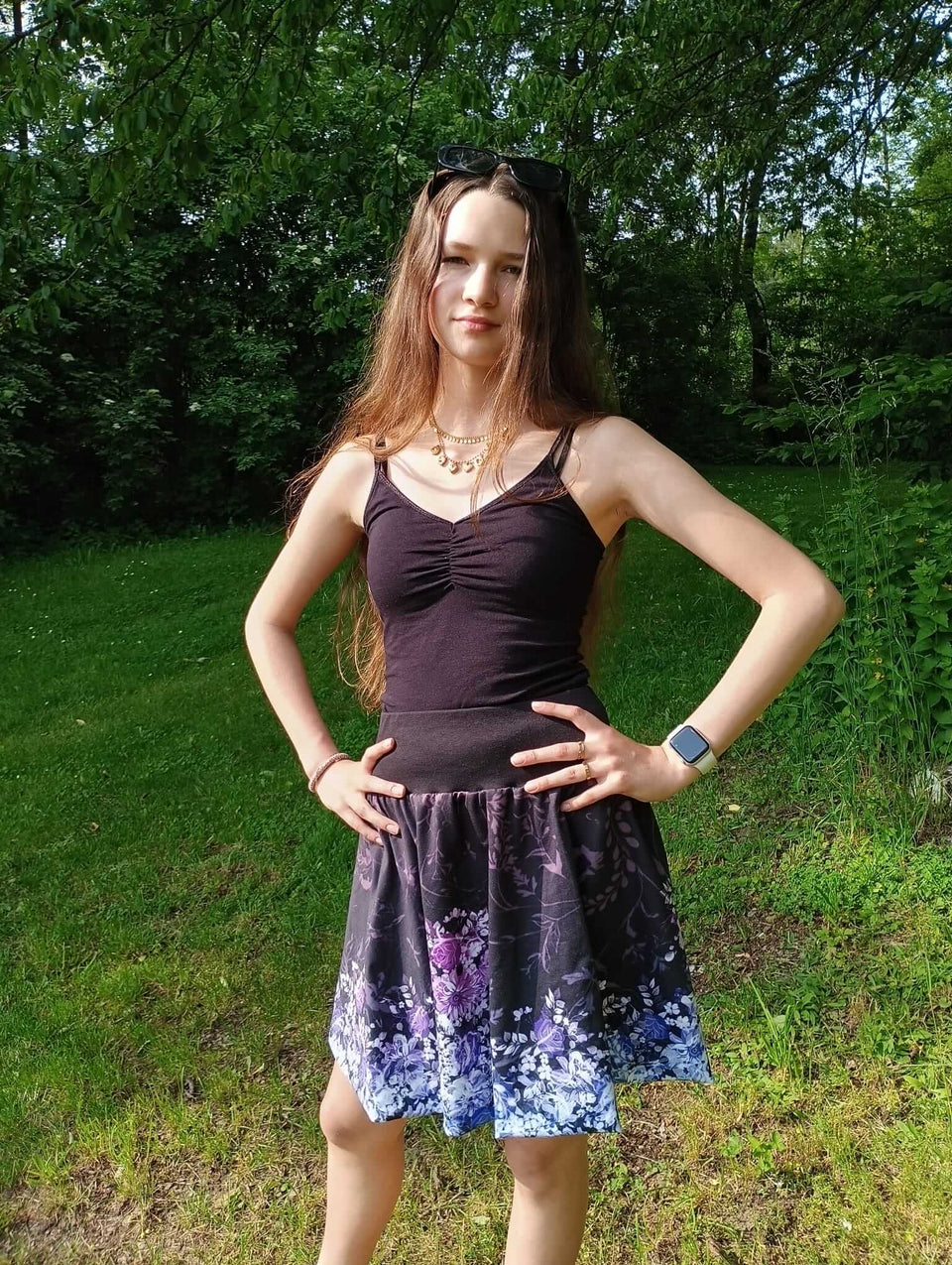 Lehká dámská letní sukně s květinovým ombré vzorem v univerzální velikosti XS–M/L. Pohodlný střih a originální design pro letní dny plné stylu.