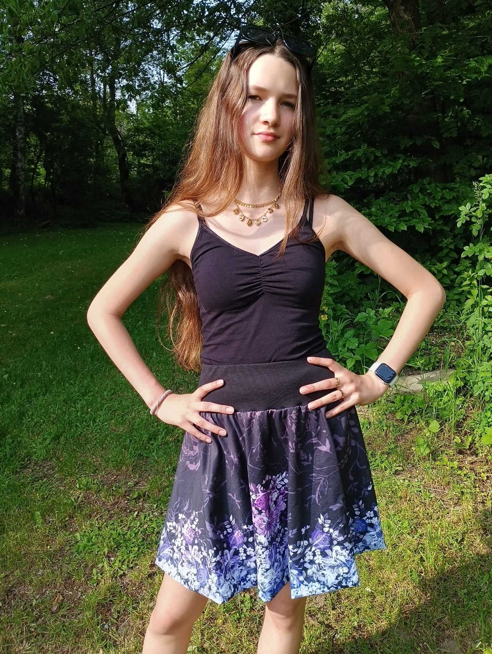 Lehká dámská letní sukně s květinovým ombré vzorem v univerzální velikosti XS–M/L. Pohodlný střih a originální design pro letní dny plné stylu.