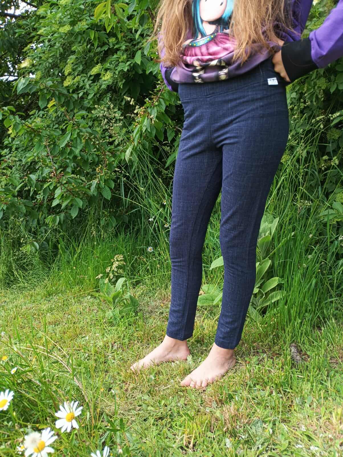 Dívčí legíny bavlněná teplákovina riflový vzhled – pohodlné, pružné a stylové legíny z příjemného materiálu. Ručně šité od Ivastyl.