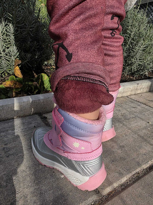 Dívčí zateplené legíny v růžové barvě s kotvou. Hřejivá polyesterová teplákovina s jemným chloupkem. Originální kousek od Ivastyl.